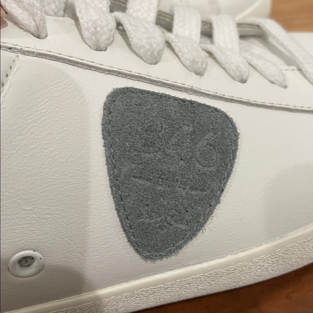 Bernardo Tatum Leather Logo Sneakers Low-Top Sneakers B46 NWOT Size 9 - Picture 7 of 14